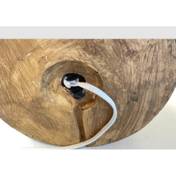 Light-Up Musical Resin Santa at Workbench – 9.5" Vintage Christmas Decor - Picture 7 of 8